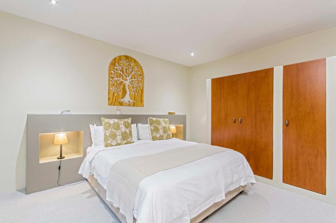 Dunton Guest House ヨハネスブルグ エクステリア 写真