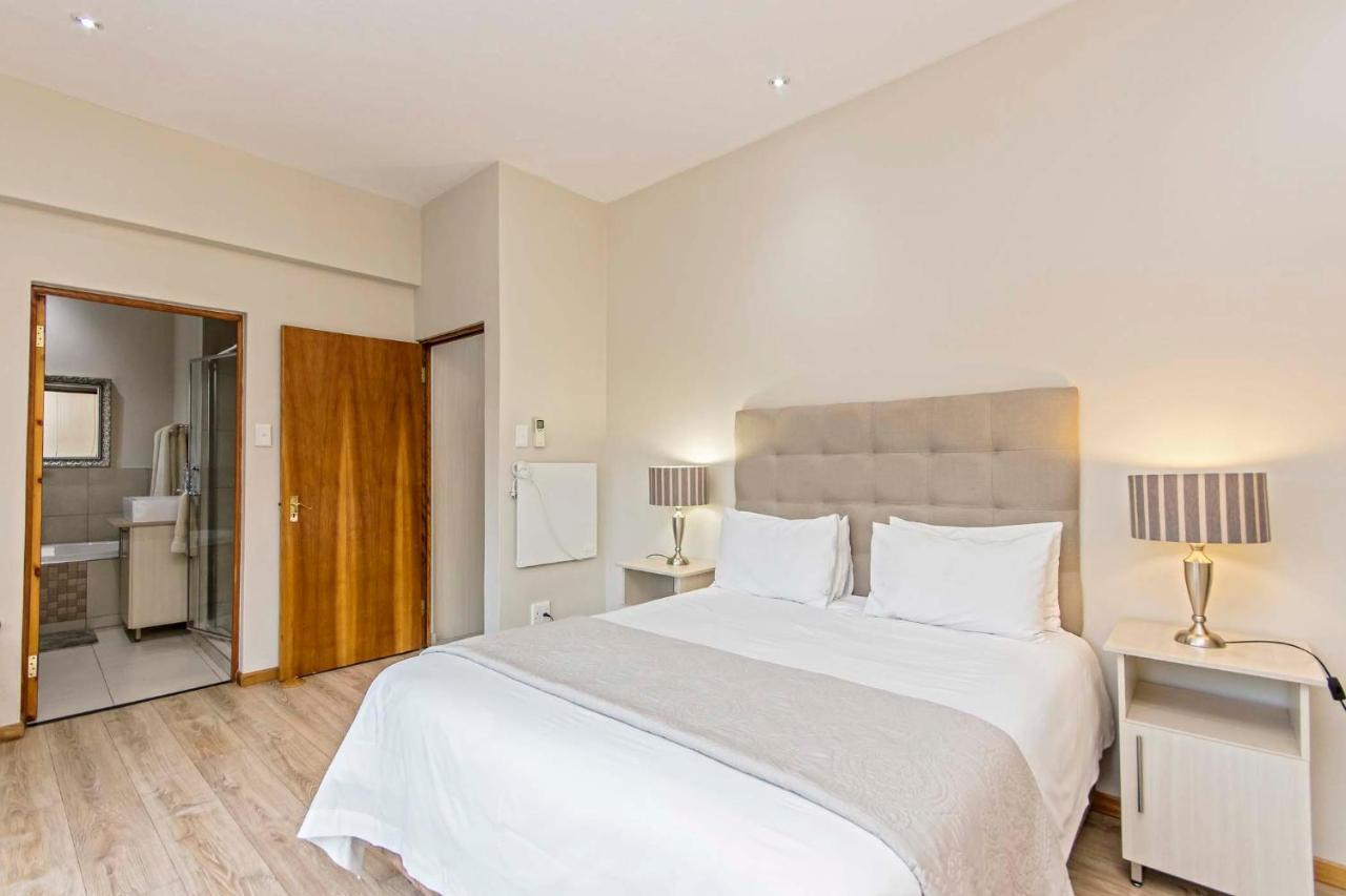 Dunton Guest House ヨハネスブルグ エクステリア 写真