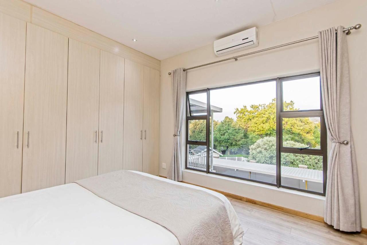 Dunton Guest House ヨハネスブルグ エクステリア 写真