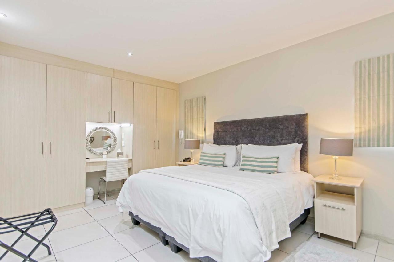 Dunton Guest House ヨハネスブルグ エクステリア 写真