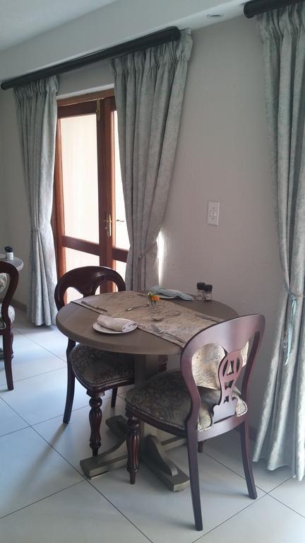 Dunton Guest House ヨハネスブルグ エクステリア 写真
