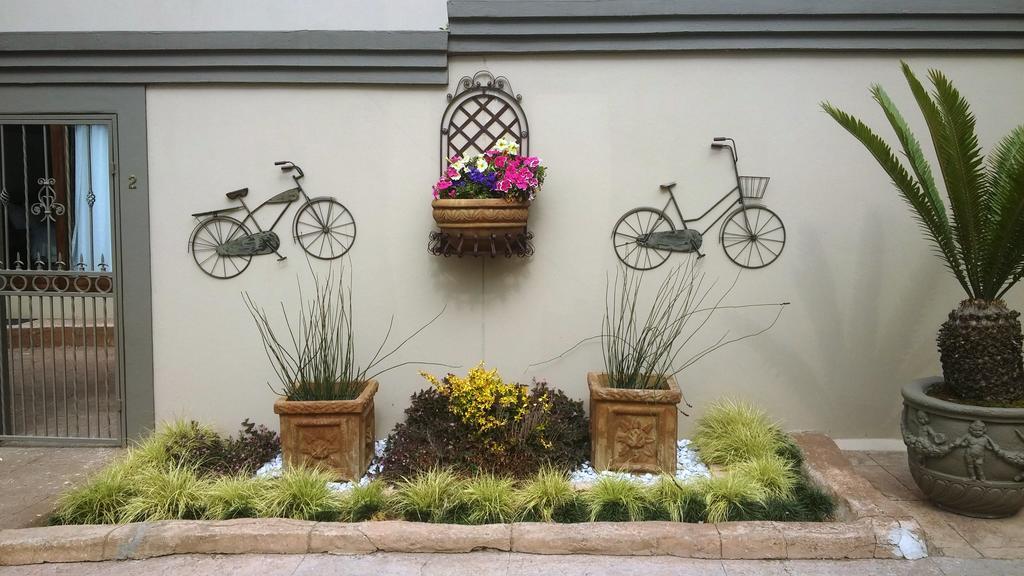 Dunton Guest House ヨハネスブルグ エクステリア 写真