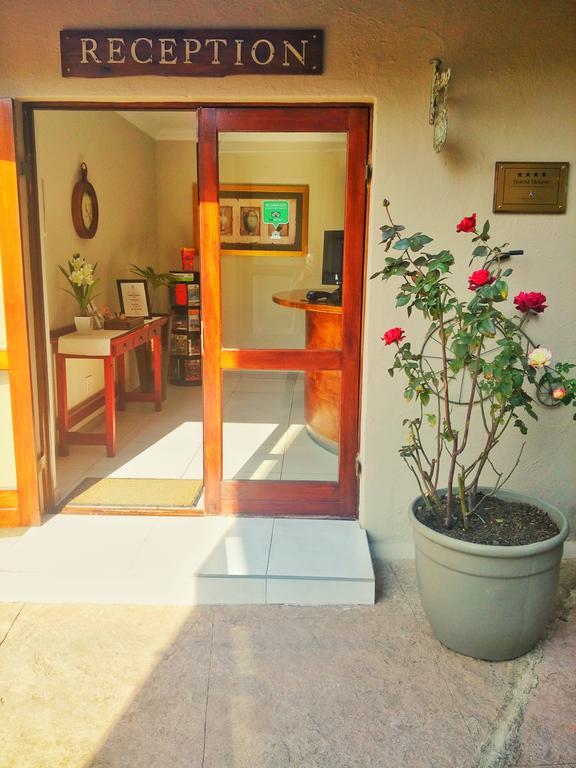 Dunton Guest House ヨハネスブルグ エクステリア 写真