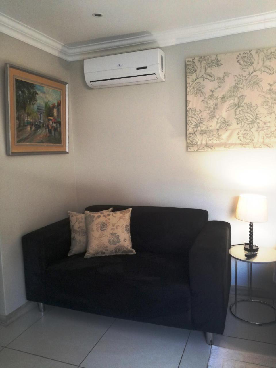 Dunton Guest House ヨハネスブルグ エクステリア 写真